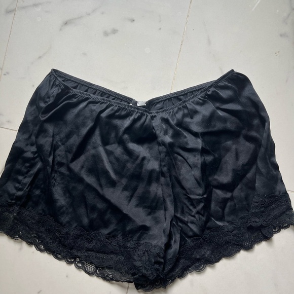 Intimissimi - Lace Trim Silk Shorts - Picture 1 of 4